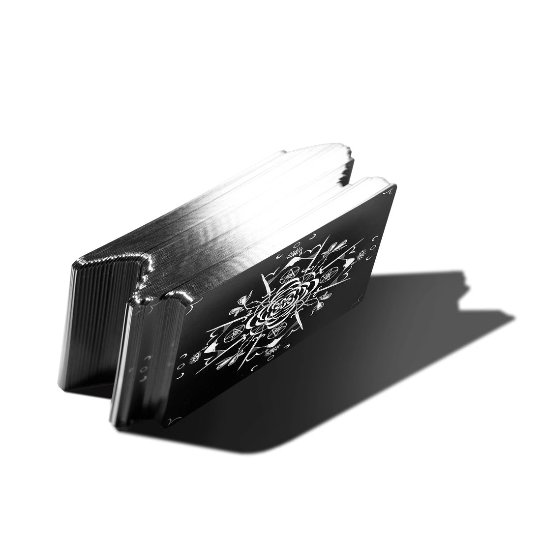 baraja-dark-days-tarot-wren-mcmurdo