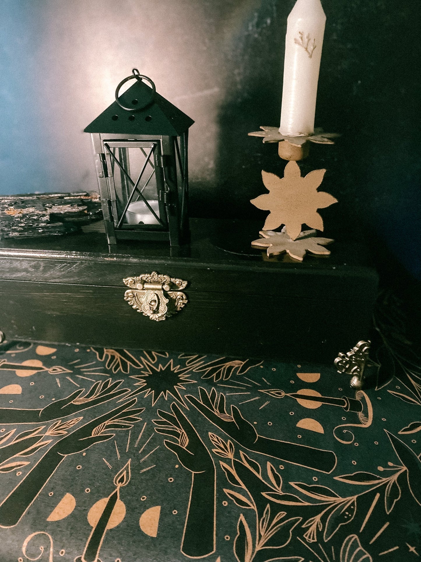 LUMINARY ALTAR CLOTH