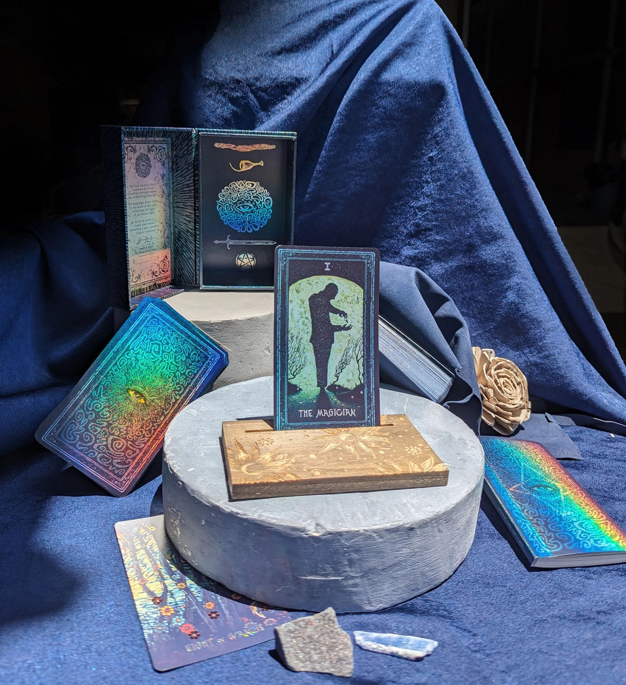 THE ILLUMINATED PRISMA VISIONS TAROT (10TH ANNIVERSARY EDITION)