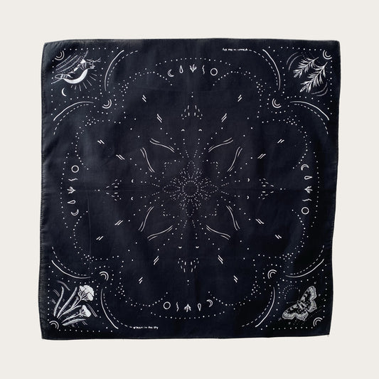 THE GENTLE TAROT BLACK ALTAR CLOTH