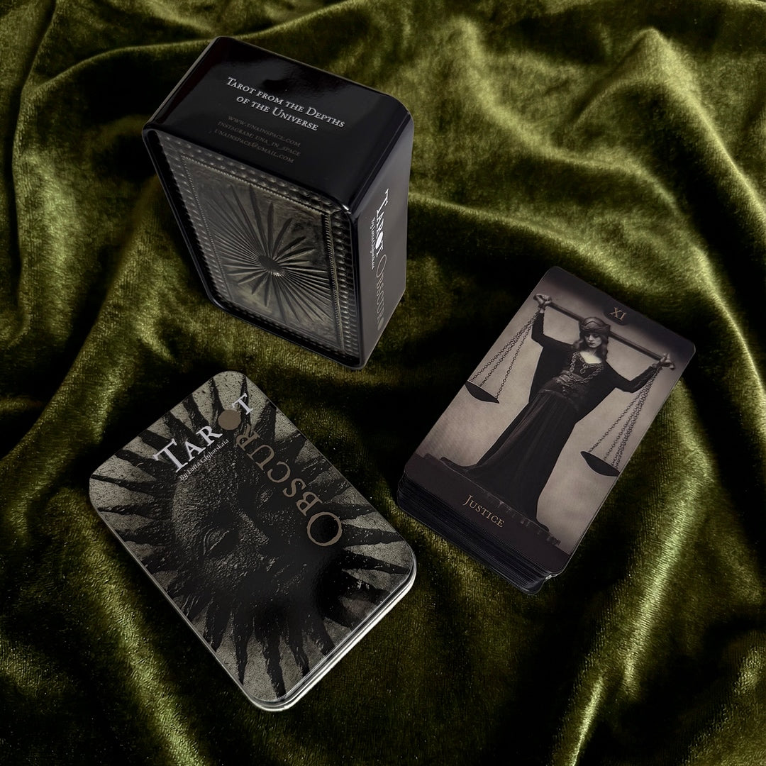Obscuro Tarot Compact Edition by Una in Space