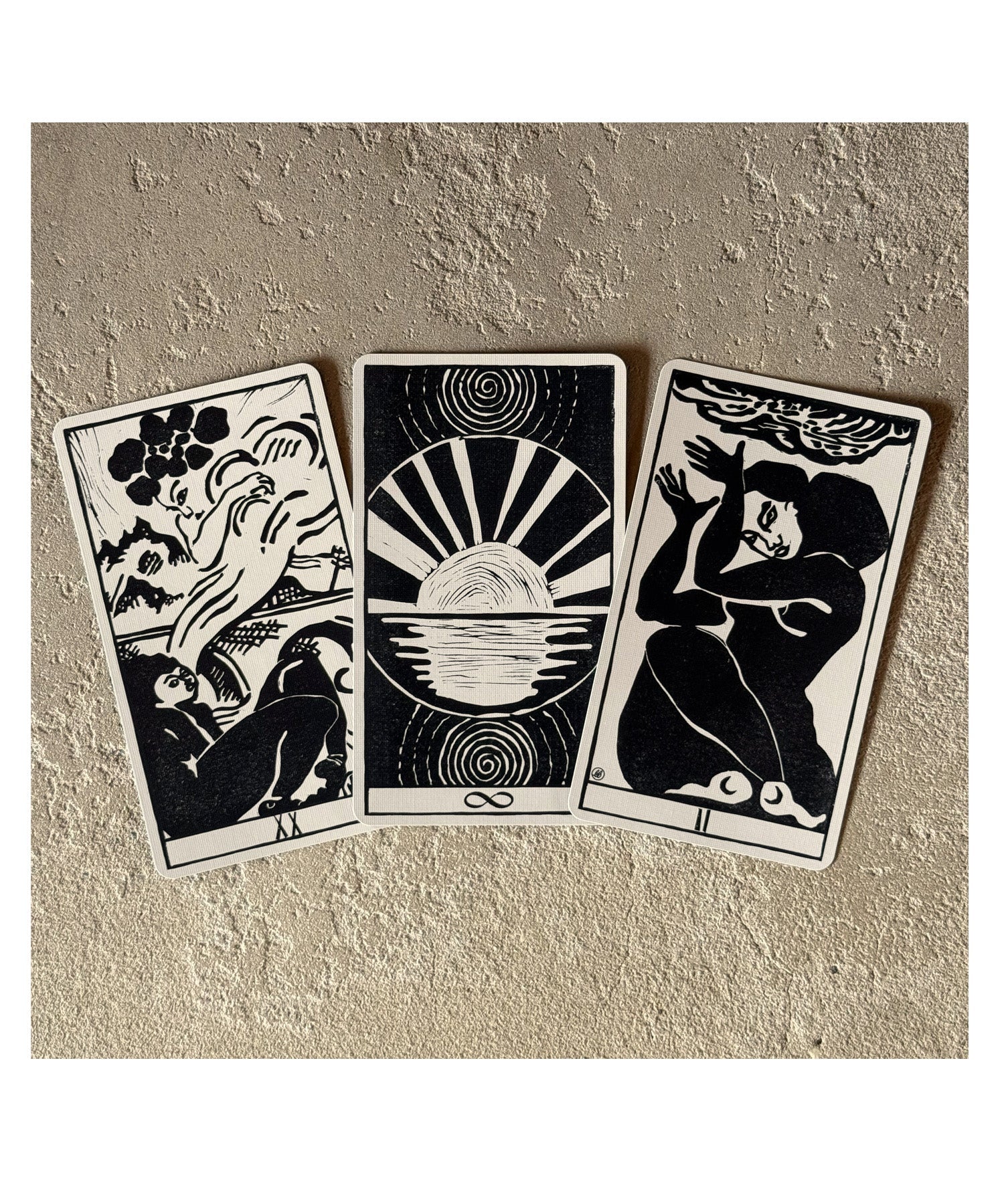 LUX Tarot by Uusi
