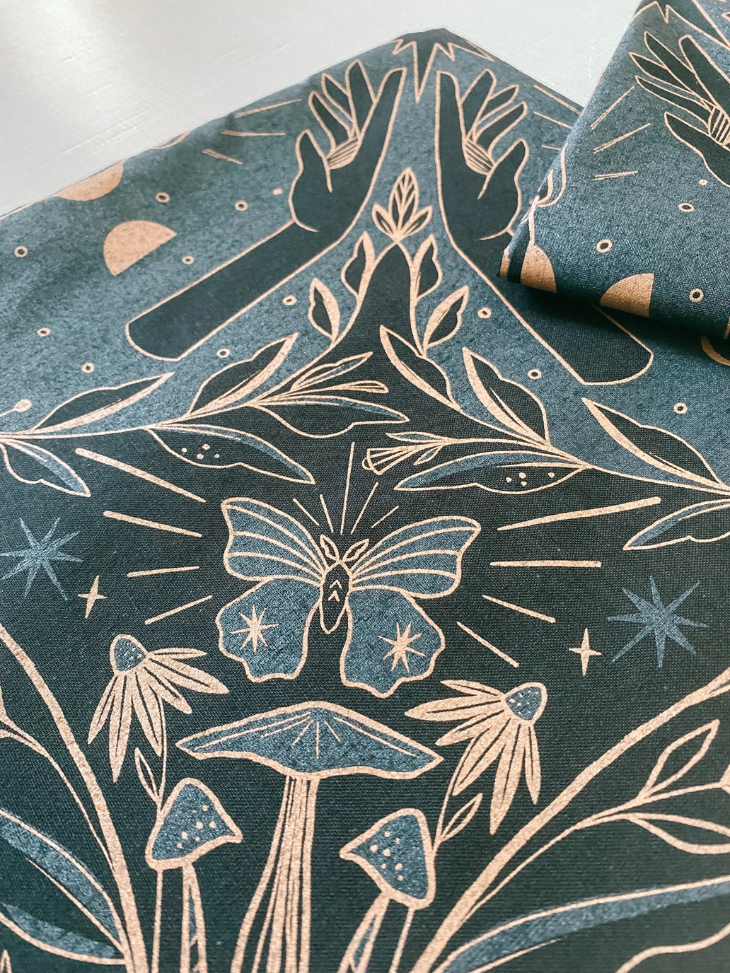 LUMINARY ALTAR CLOTH