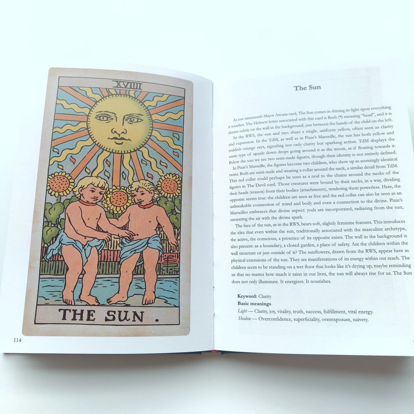 Pixie's Marseille Tarot: A Visual Guide to Imagery and Meaning by Alejandro R. Rozan