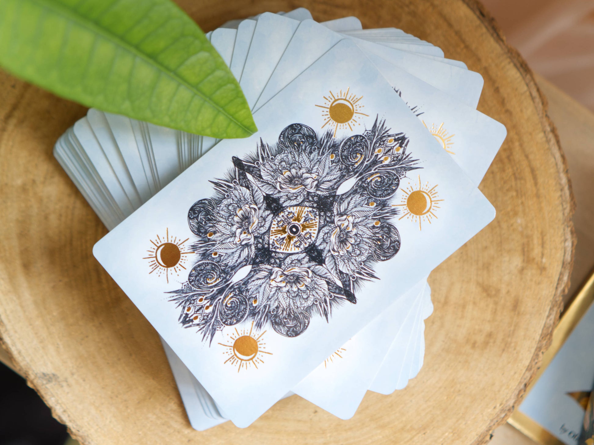 THE EFFLORESCENT TAROT