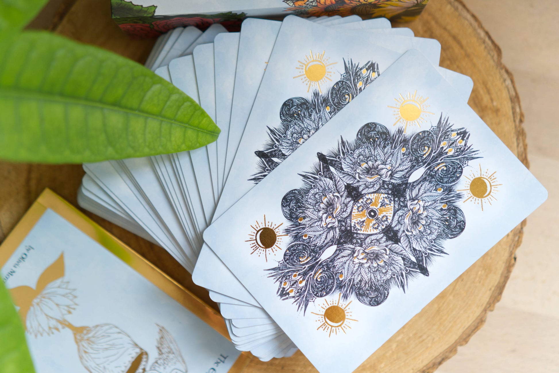 THE EFFLORESCENT TAROT